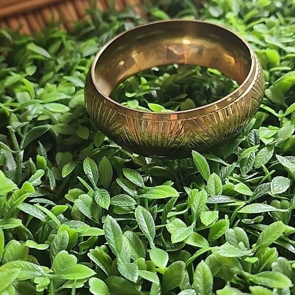 Vintage Brass Bangle - Picture 6 of 8